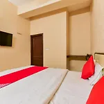 Oyo 72463 Hotel Sunder Palace