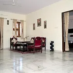 Hotelier Hosts - A Home Stay