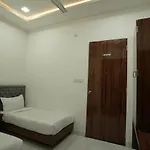Shri Govindam Hotel