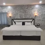 Resort Golden Cave
