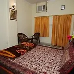 Rukkmani Guest House