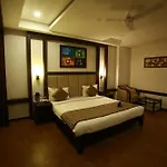 Oyo Premium Chaupasni First Puliya