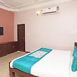 Oyo 9852 Leela Villas Guest House