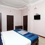 Oyo 9852 Leela Villas Guest House