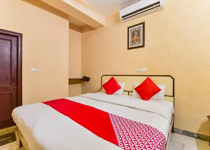 Oyo 72463 Hotel Sunder Palace