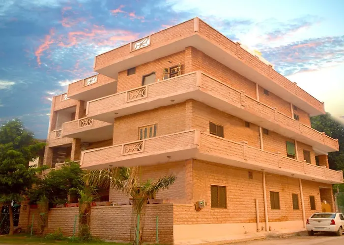 Hotelier Hosts - A Home Stay