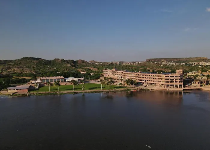 Lake View Hotel And Resort
