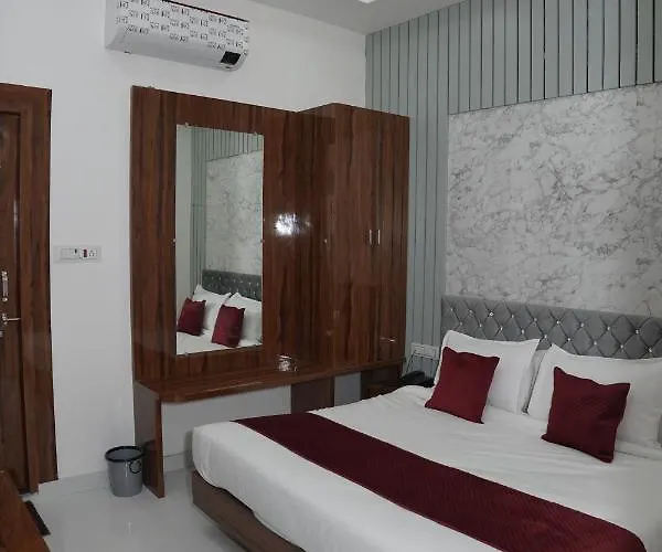 Shri Govindam Hotel