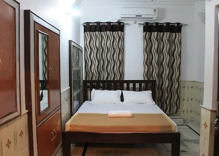 Madhur Villa Guest House