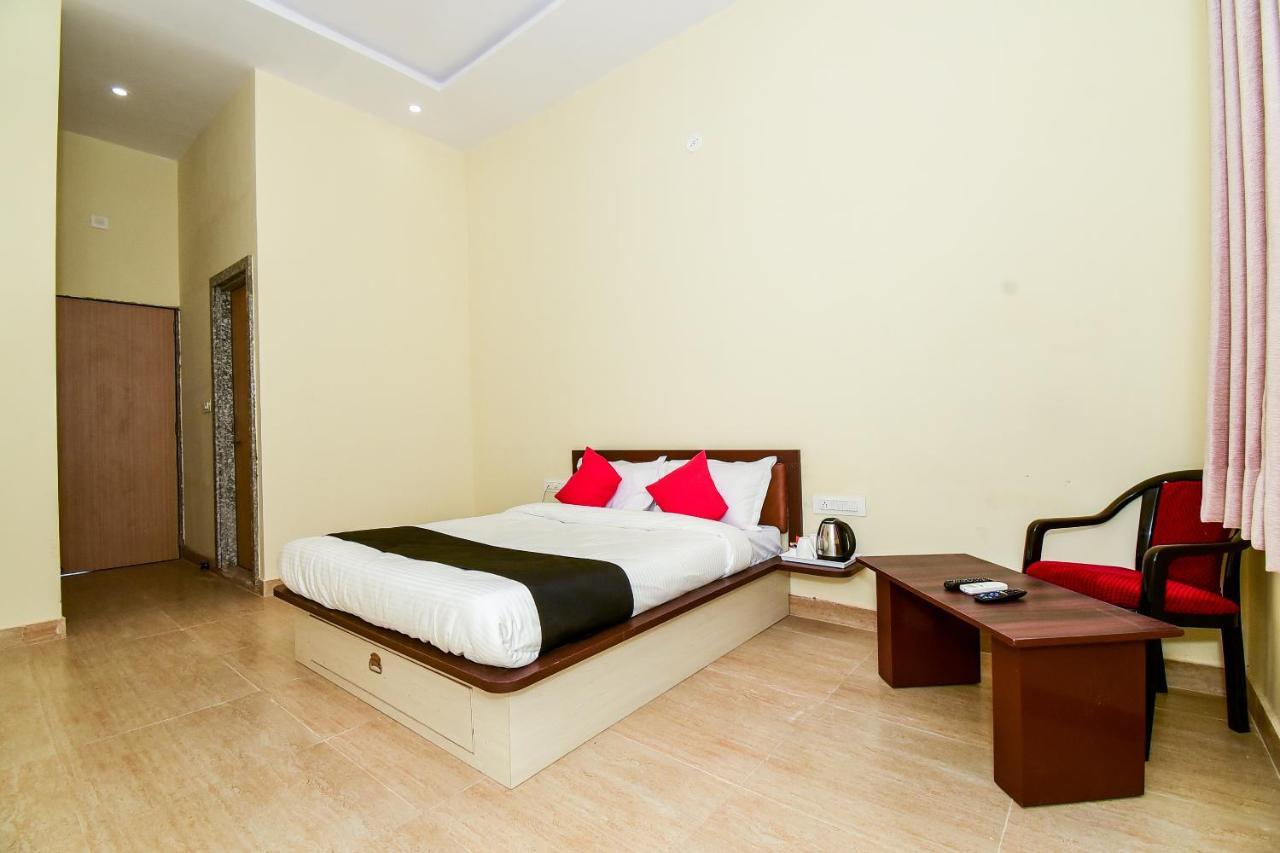 Hotel Collection O 38804 Eight Steps 3*