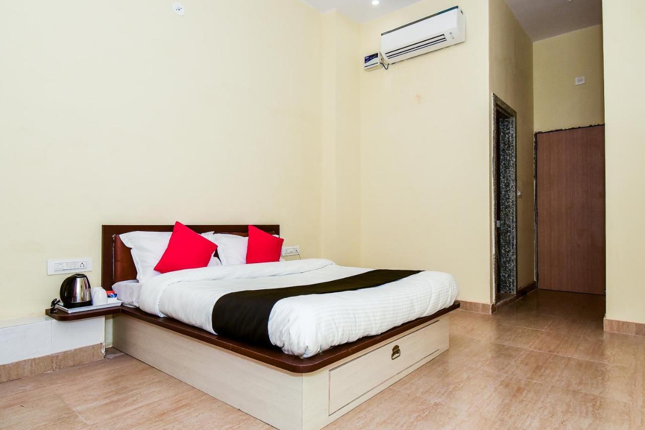 Collection O 38804 Eight Steps Hotel
