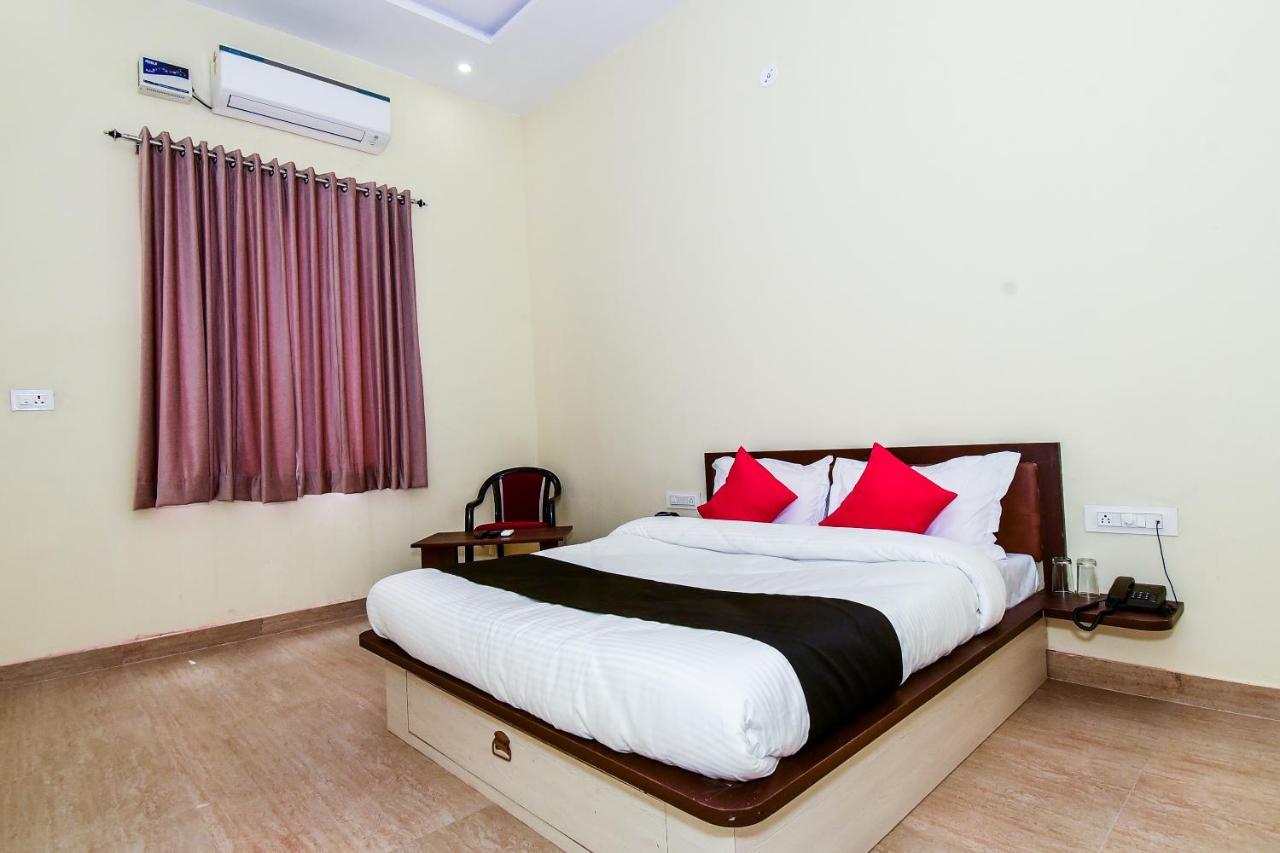 Collection O 38804 Eight Steps Hotel 3*