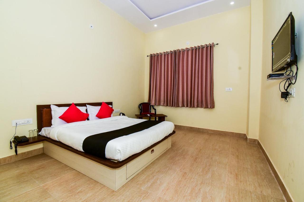Hotel Collection O 38804 Eight Steps