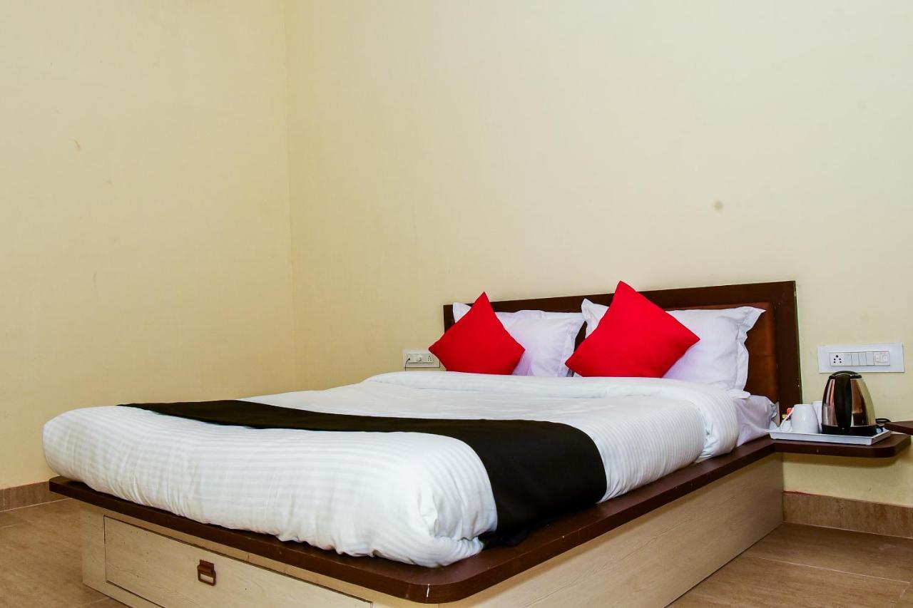 Collection O 38804 Eight Steps Hotel 3*