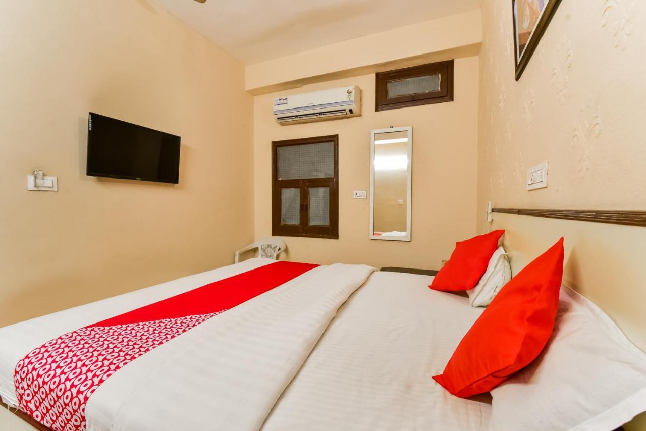 Oyo 72463 Sunder Palace