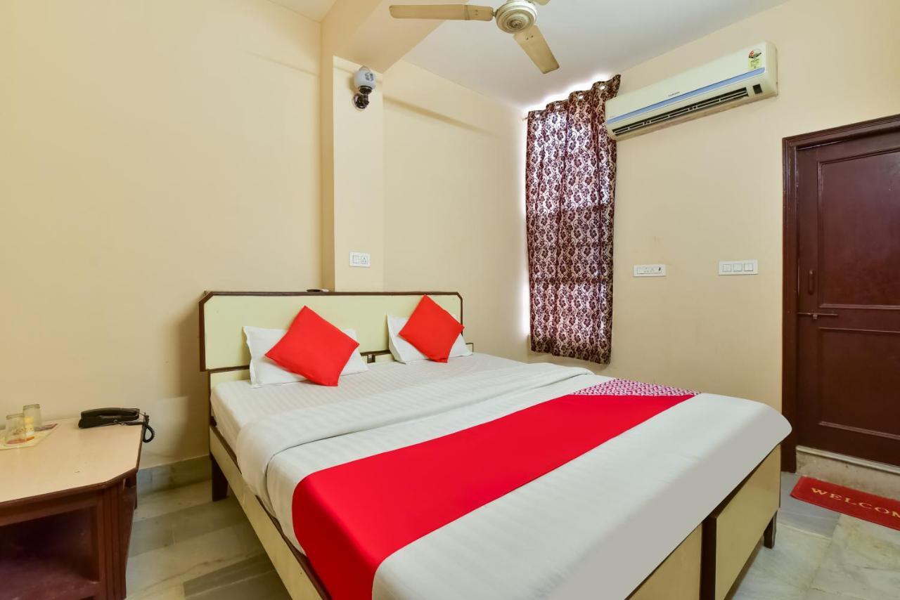 Oyo 72463 Sunder Palace