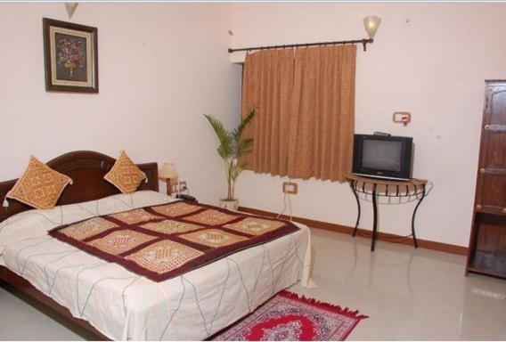 Kiran Hotel 3*