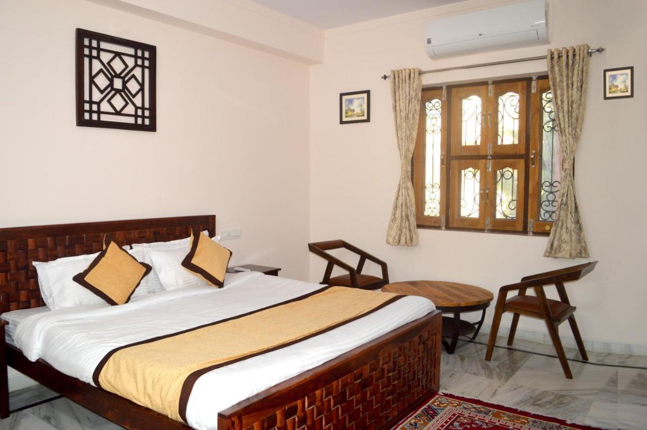 Hotelier Hosts - A Homestay *