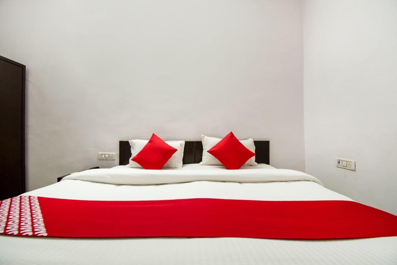 Oyo 43484 Real Residency Hotel 3*