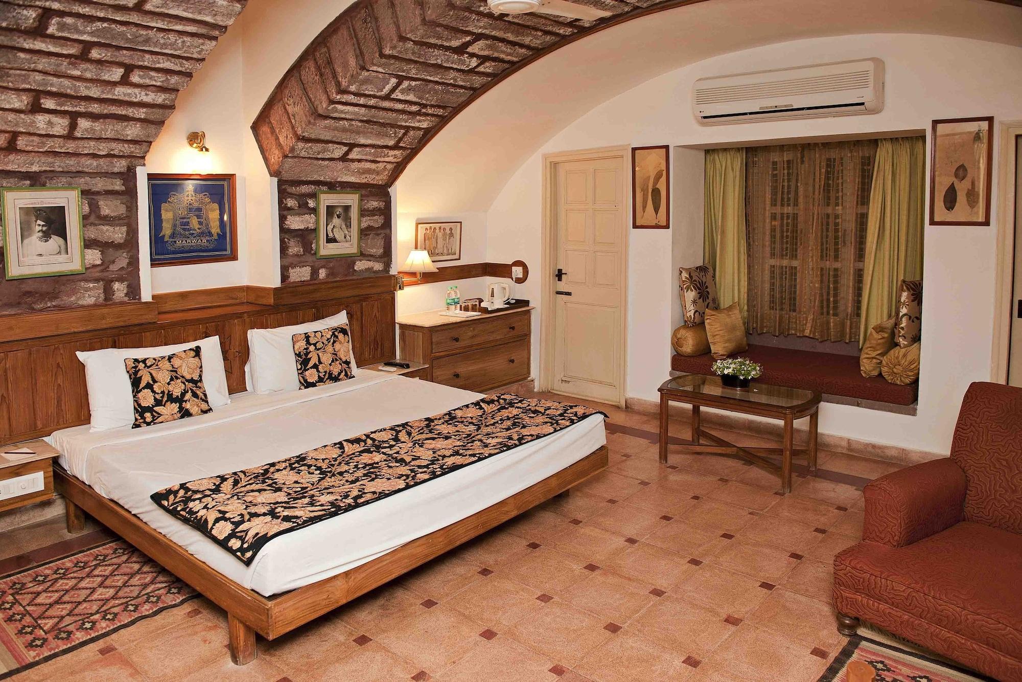 Welcomheritage Bal Samand Palace 5* Jodhpur (Rajasthan)
