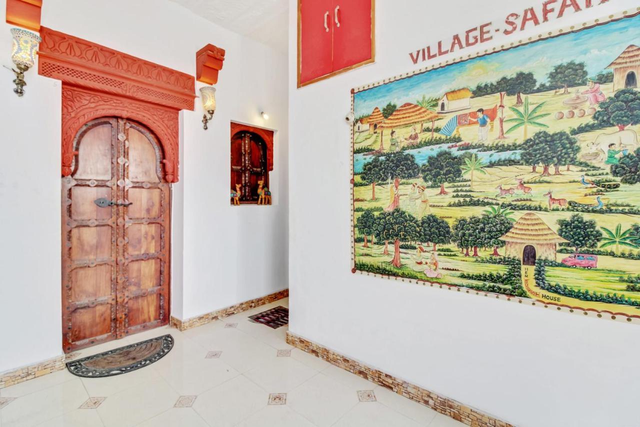 Oyo 46815 Banaji Hotel 3*