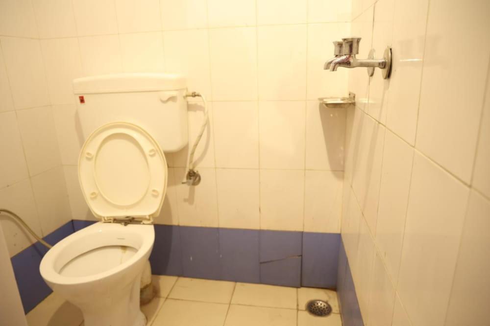 Hostel Santkripa Backpackers 400 Mtr From Railway Station