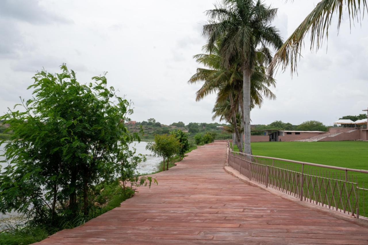 Resort Lake View And Jodhpur (Rajasthan)