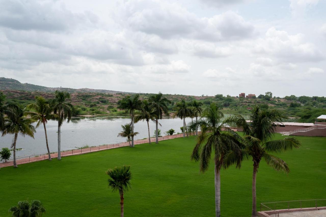 Resort Lake View And *
