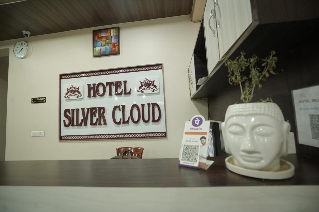 Silver Cloud 3*
