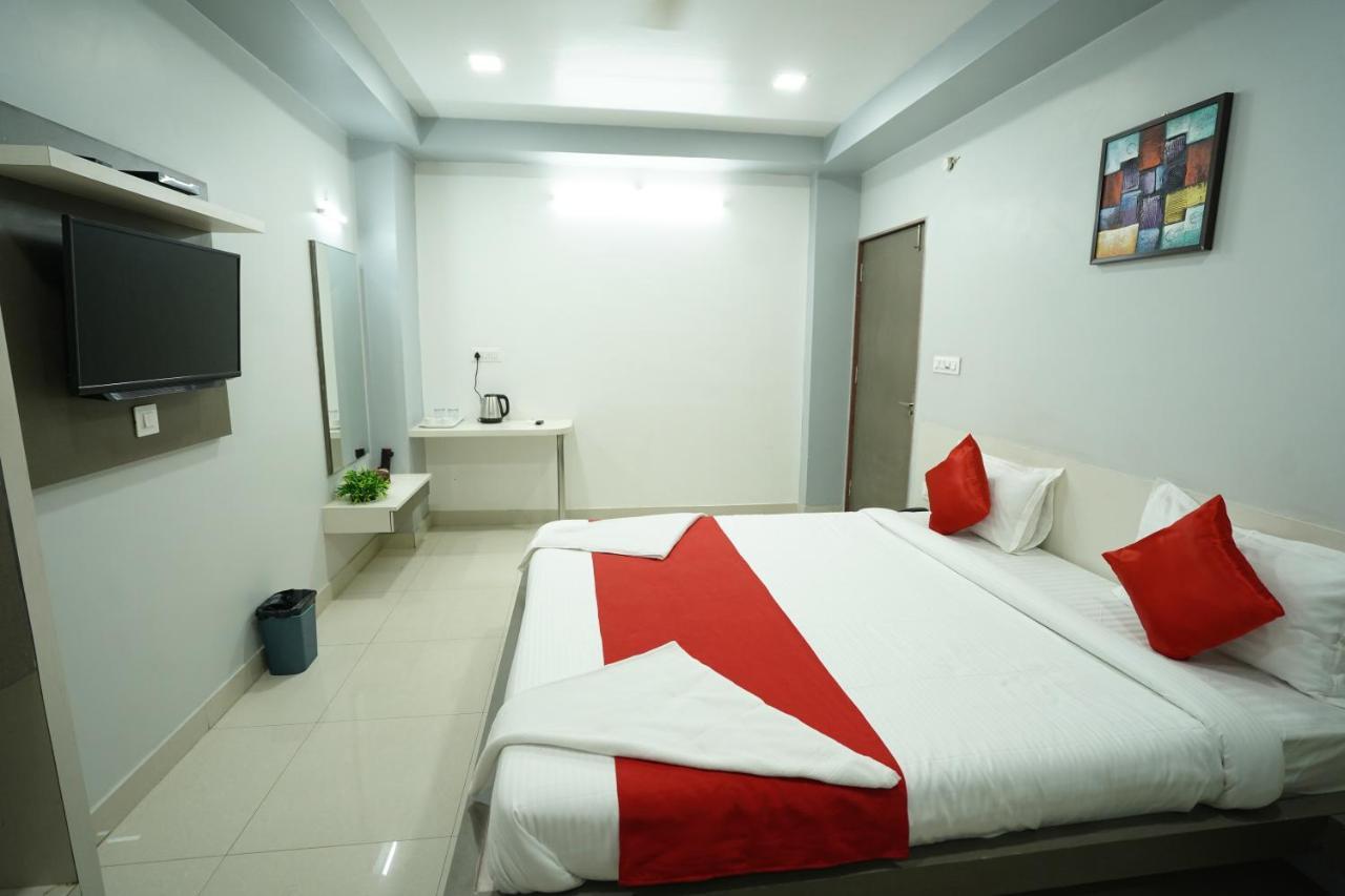 Silver Cloud Hotel 3*