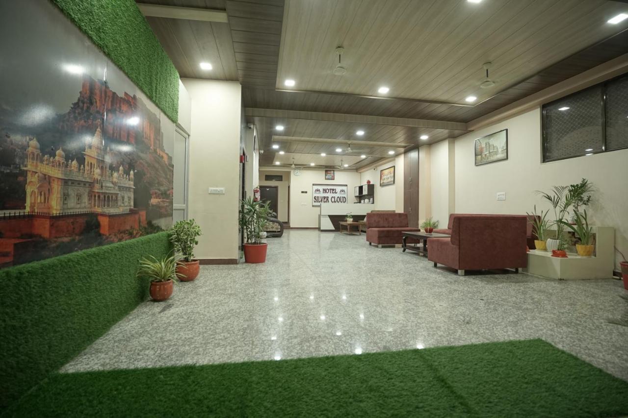 Silver Cloud Hotel 3*