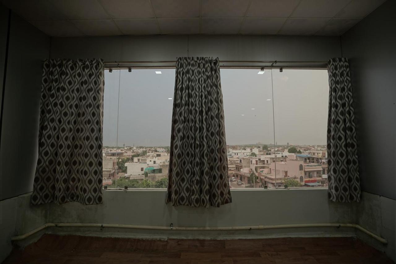 Silver Cloud Hotel 3*