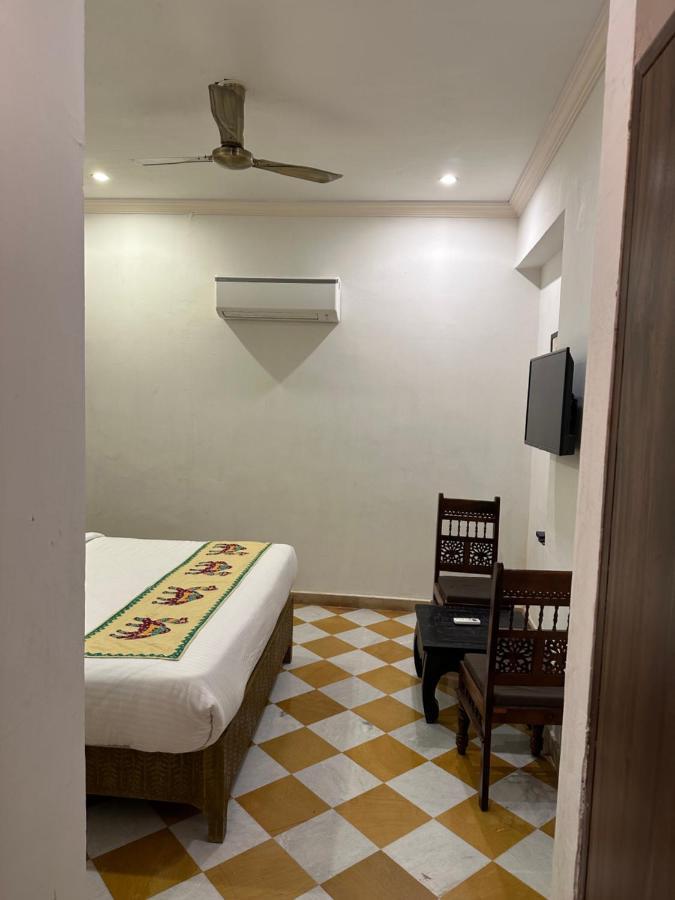 Balarwa Haveli Guest house *