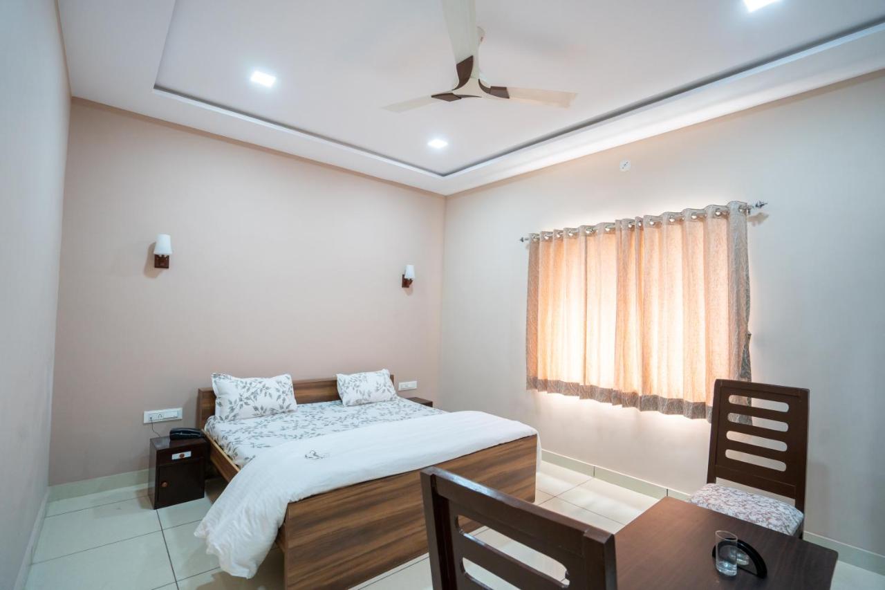 Hotel Golden Cave 3*