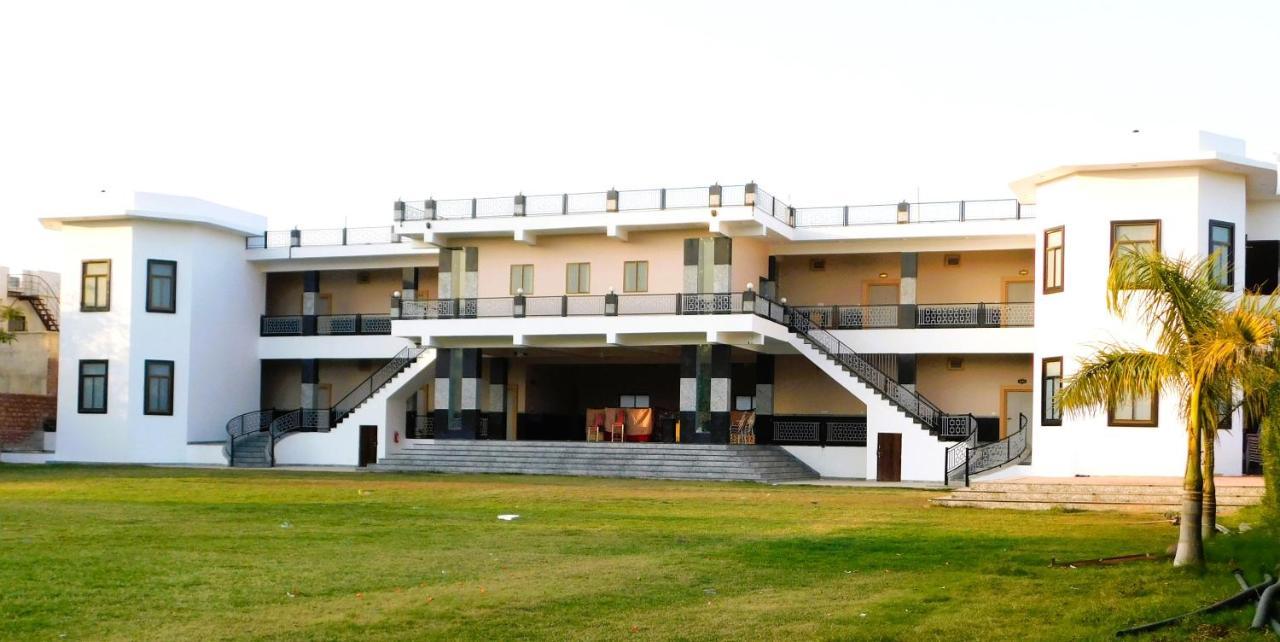 Hotel Golden Cave 3*