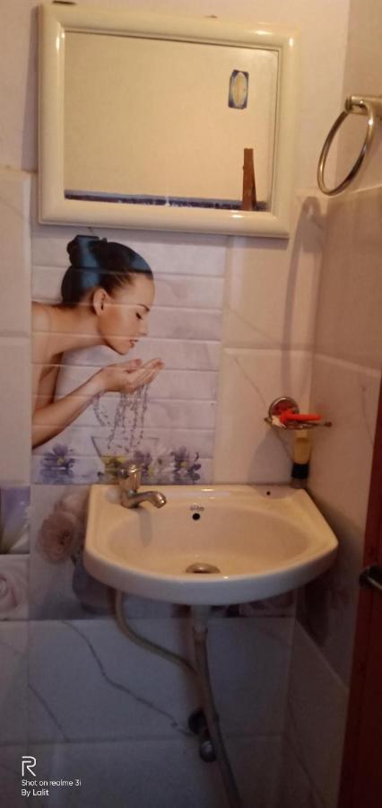 Ugs Guest house *