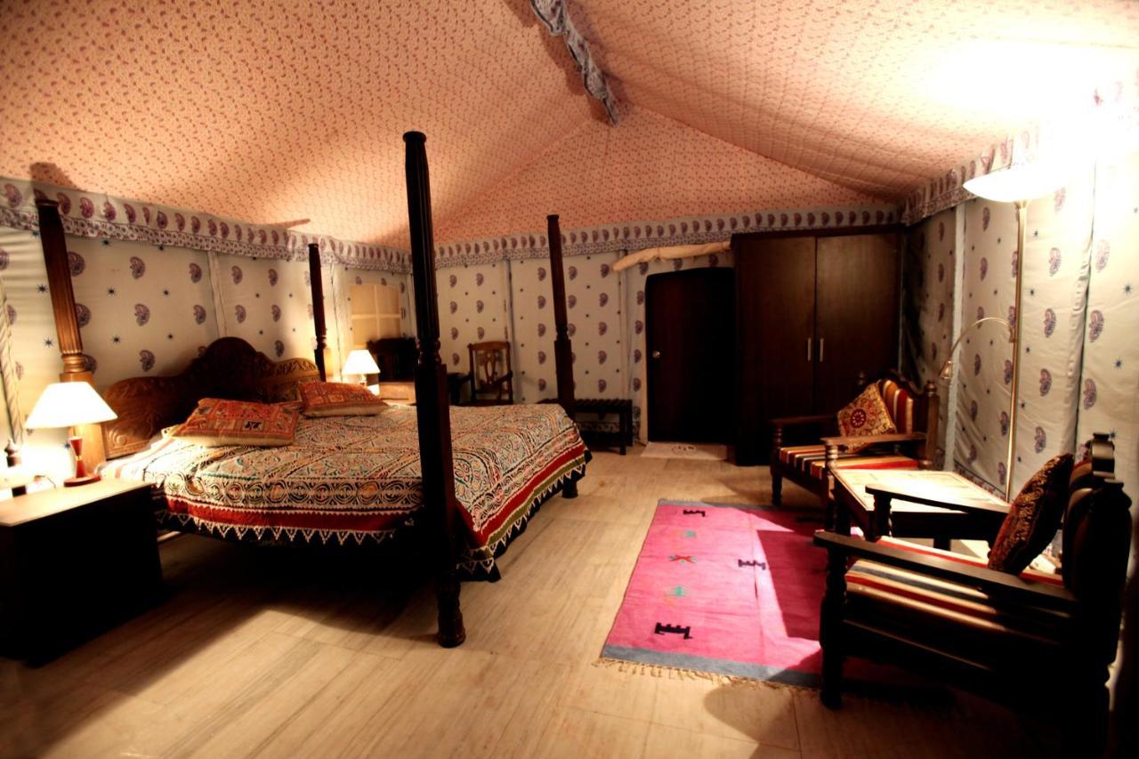 Clarks Exotica Luxury Tents, Dechu