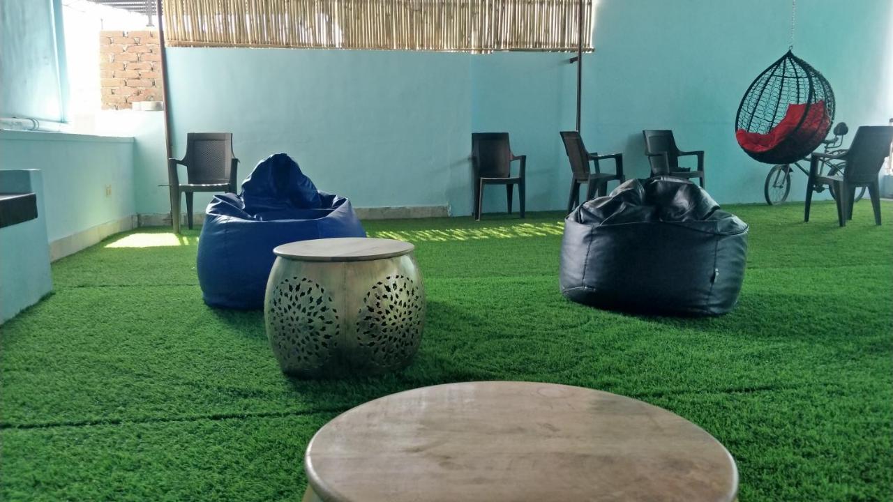 Hostel Santkripa Backpackers 400 Mtr From Railway Station *