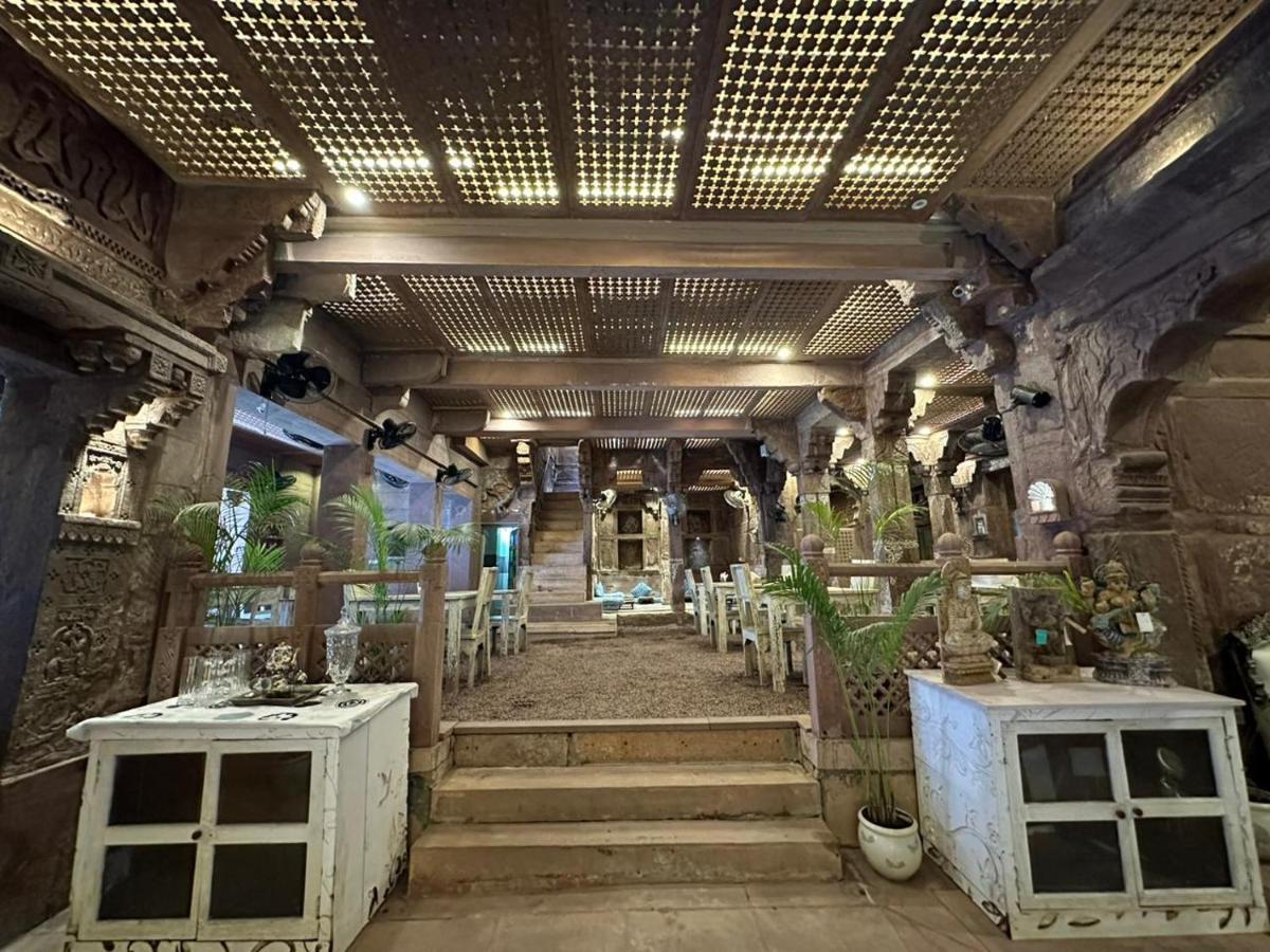Hotel Rani Mahal 3*