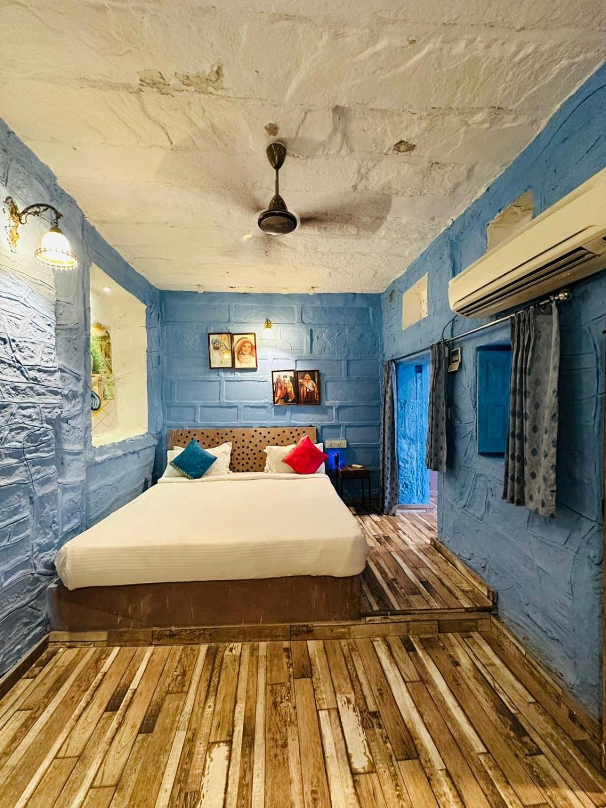 Rani Mahal Hotel