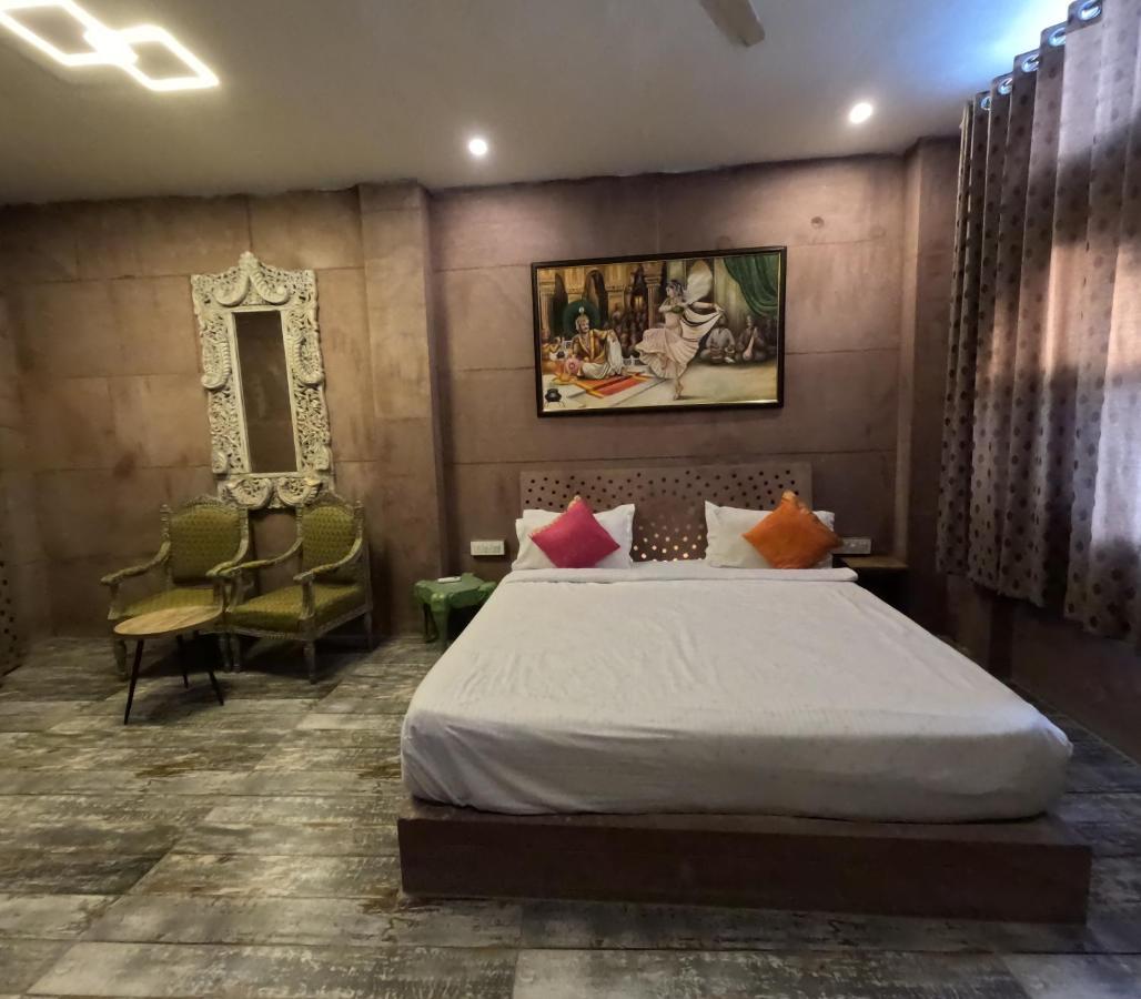 Rani Mahal Hotel 3*