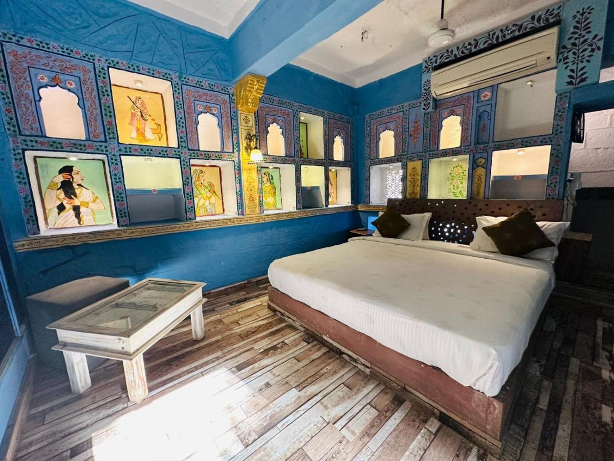 Rani Mahal Hotel 3*