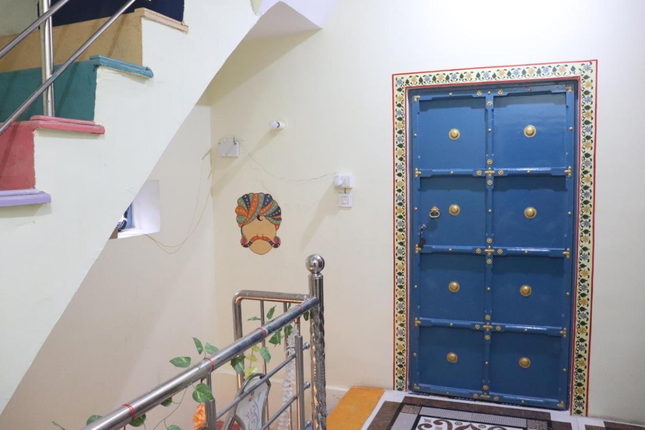 The Mehran Way Homestay Hotel *