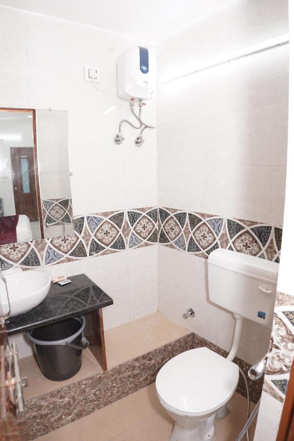 Shri Govindam Hotel *