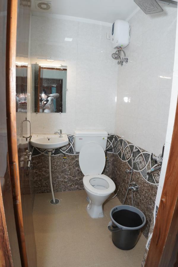 Hotel Shri Govindam *