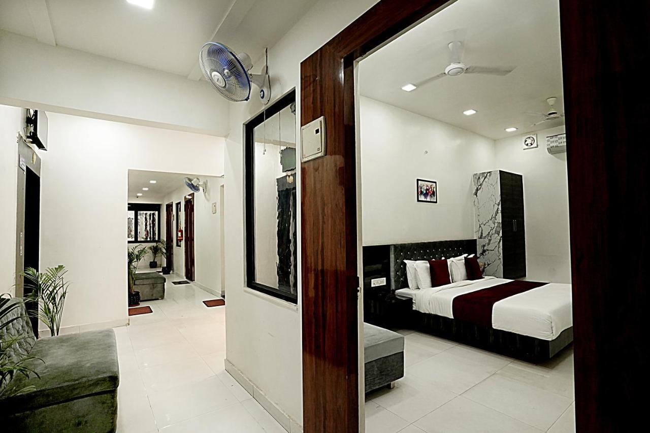 Hotel Shri Govindam *