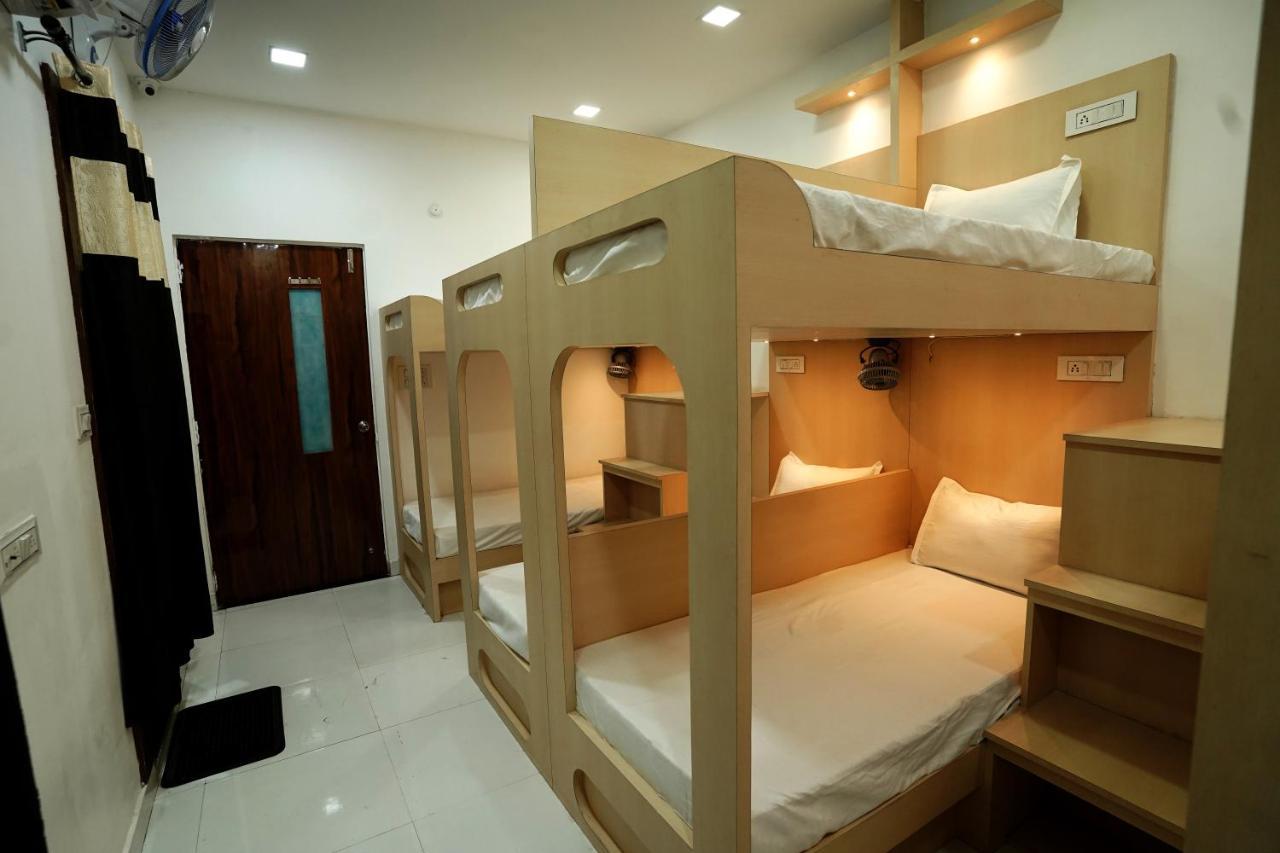 Hotel Shri Govindam *