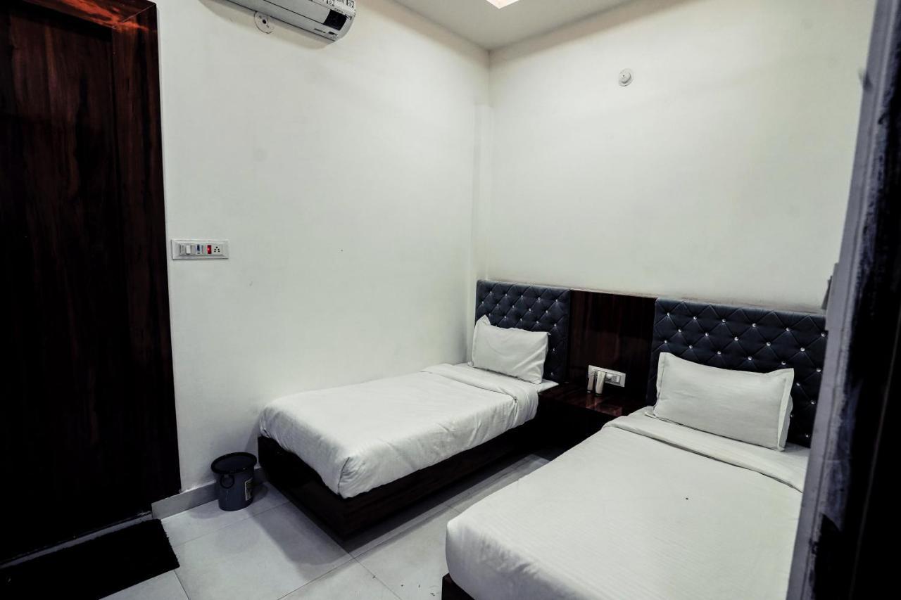 Shri Govindam Hotel *