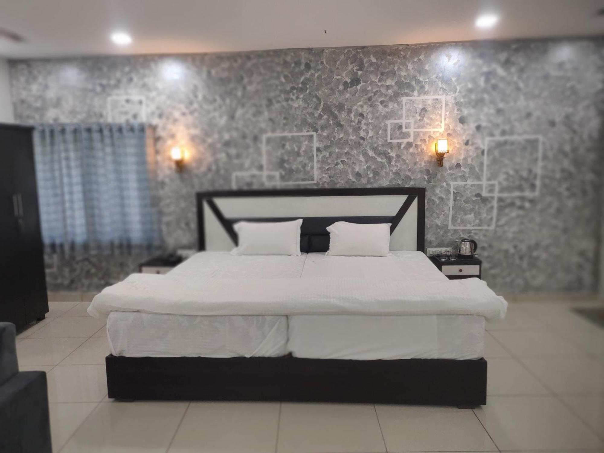 Hotel Golden Cave Jodhpur (Rajasthan)