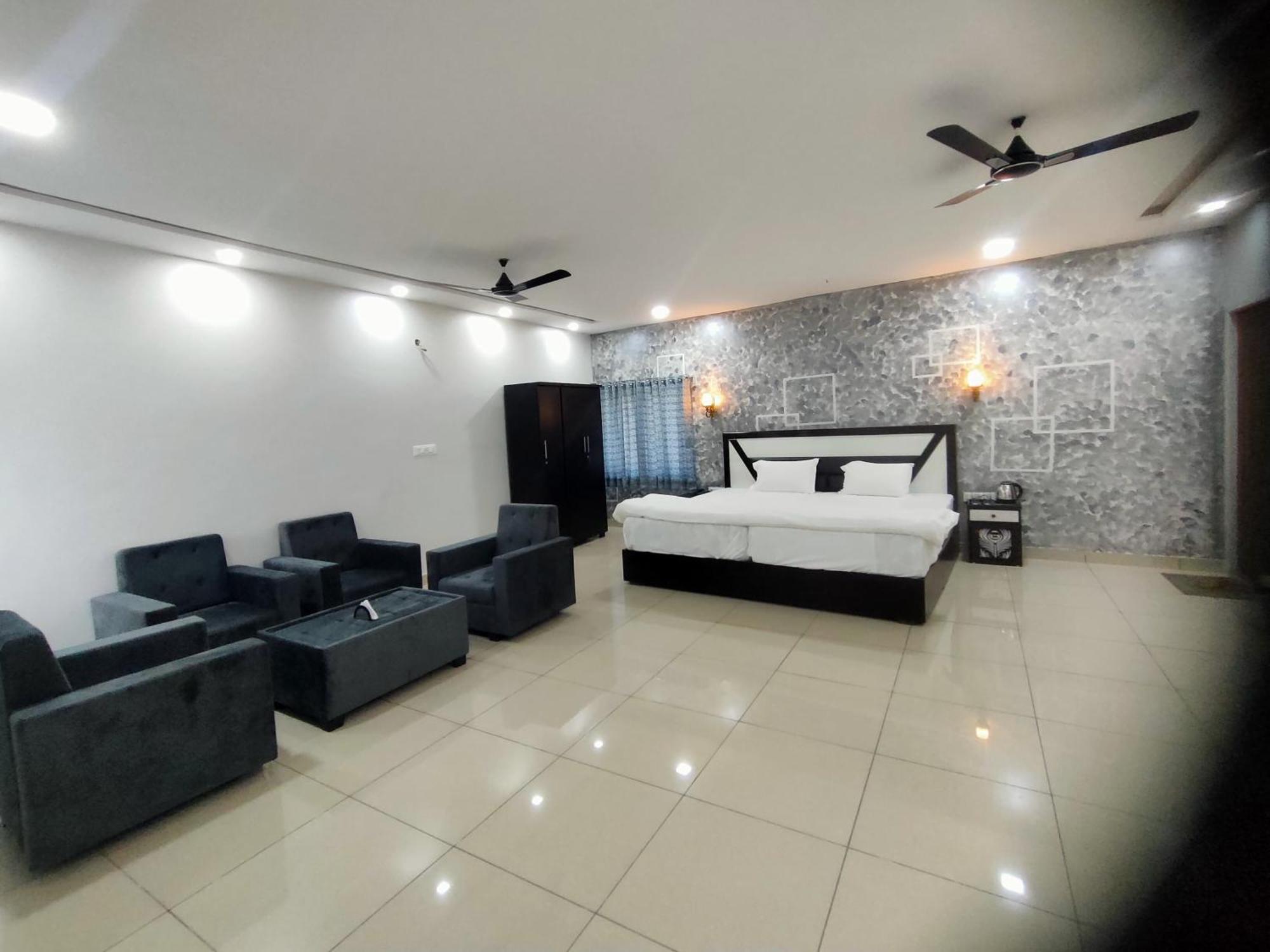 Hotel Golden Cave 3*